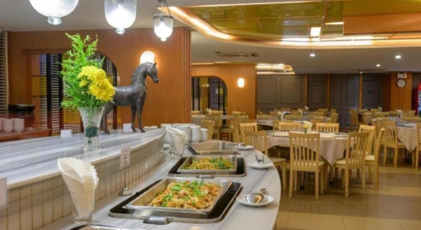 Bay Beach Resort Jomtien Pattaya Eksteriør bilde